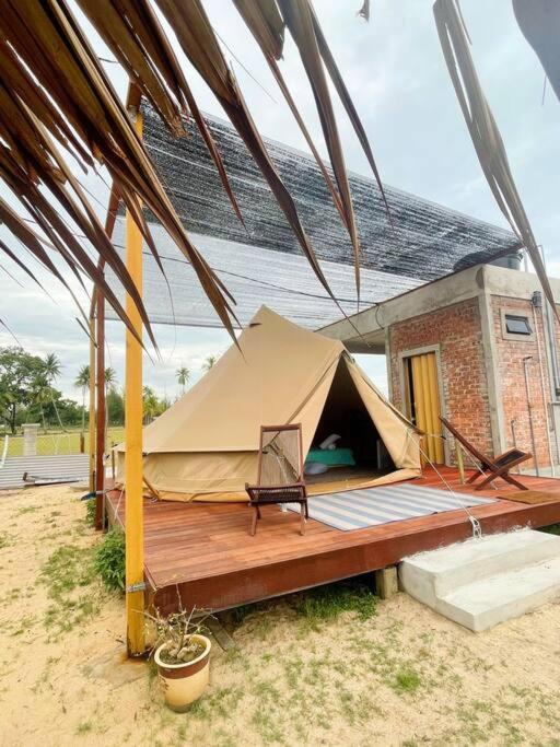 Rembulan Escape - Beachfront Bell Tent Luxury tent Kampung Penarik