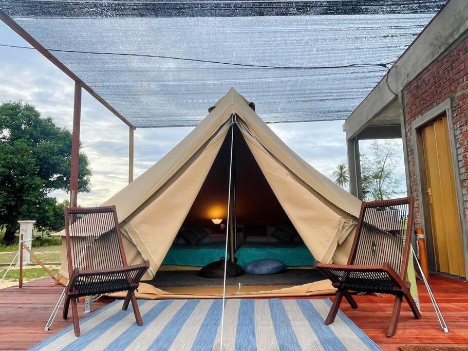 Rembulan Escape - Beachfront Bell Tent Luxury tent